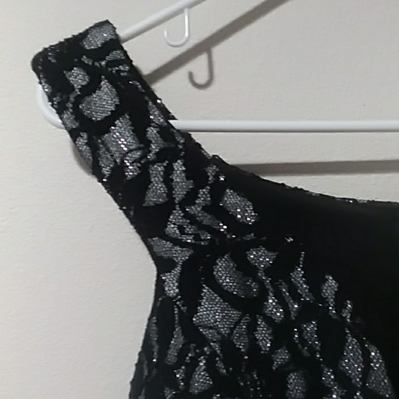 Prom / Homecoming Dress - Picture 4 of 4